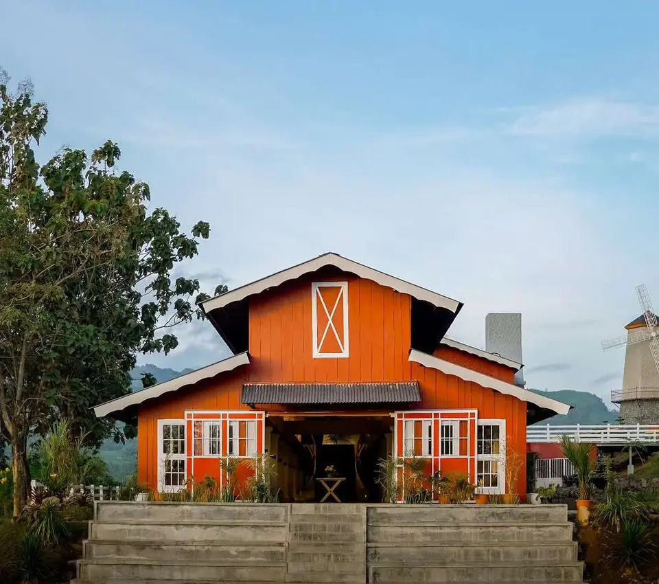 Red Barn, bagian dari ekosistem Nuansa Alam